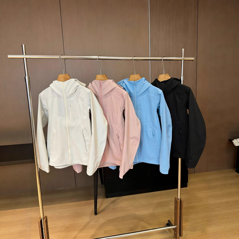 26 New Spring Models of Unisex Jackets, Couple Style Classic Mountain-Style Softshell Versatile Hooded Outdoor Jackets