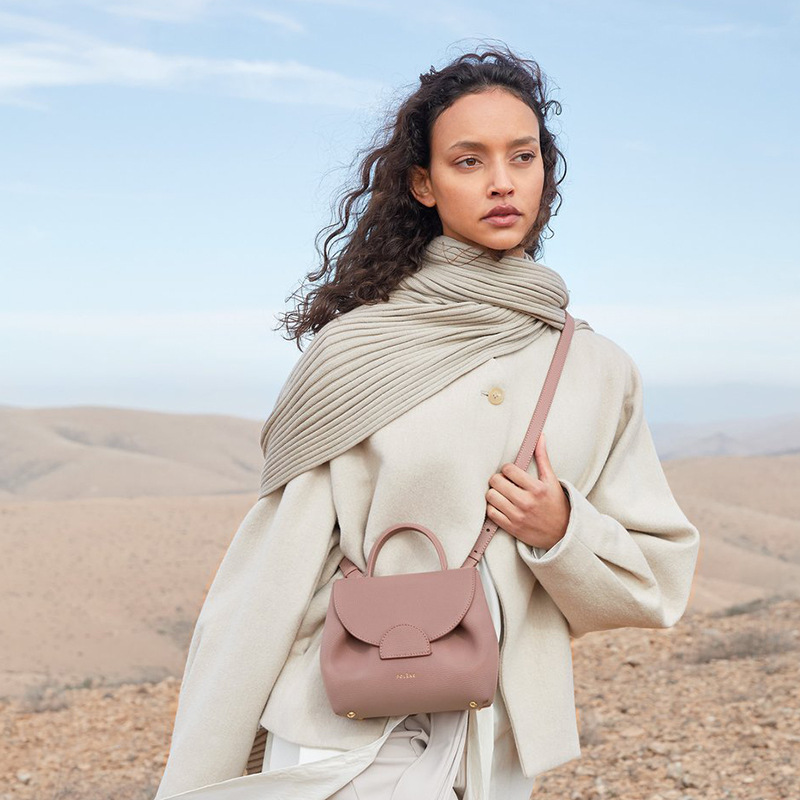 보라색 트럼펫(열매 패턴)