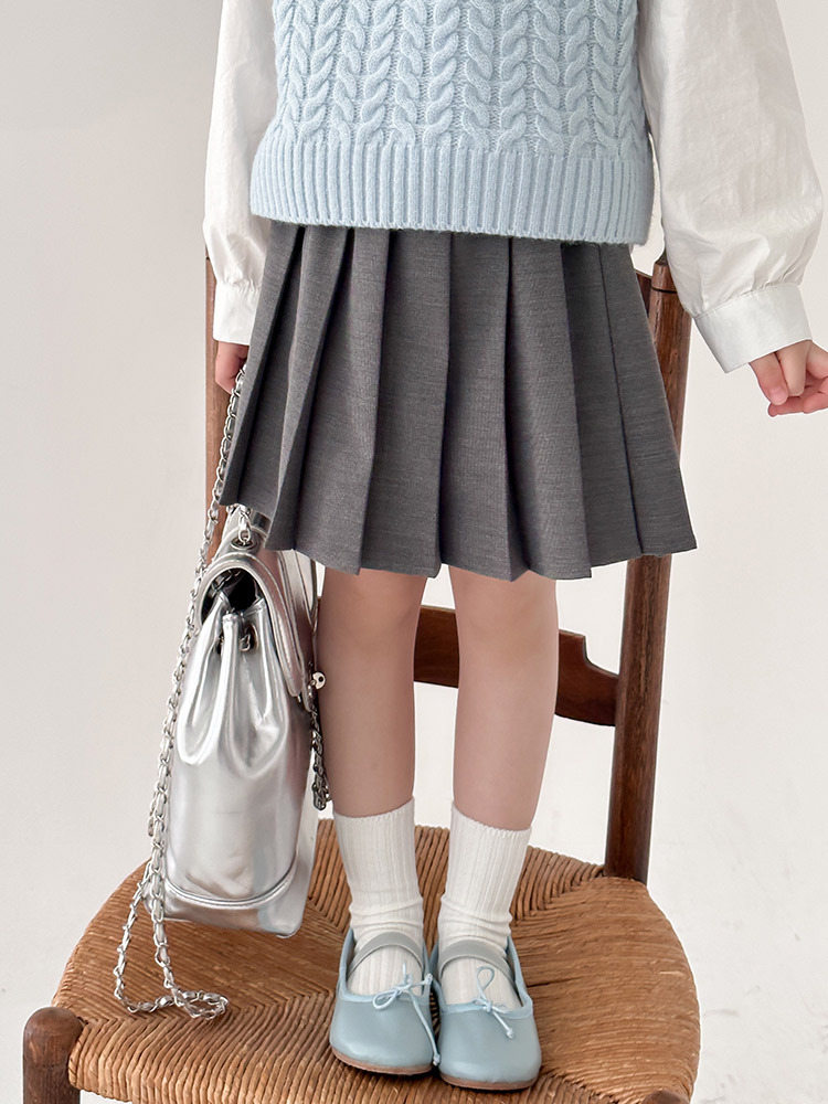 [Spot] Falda de media longitud para niñas Otoño 2025 Traje Falda plisada Falda corta para niños Jk Pantalones cortos estilo universitario