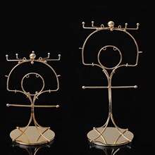 ��������^��ӽ���չʾ�ܻʹ��P�ڹ��b�Ʒ��м�Ӱ�Ǵ��l���]