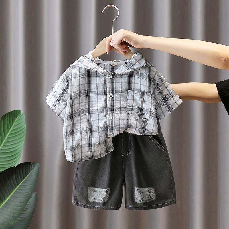 7428 Traje de verano para niños Camisa a cuadros de manga corta con capucha 2025 Nuevo estilo de moda para niños Estilo delgado de la calle frito de verano