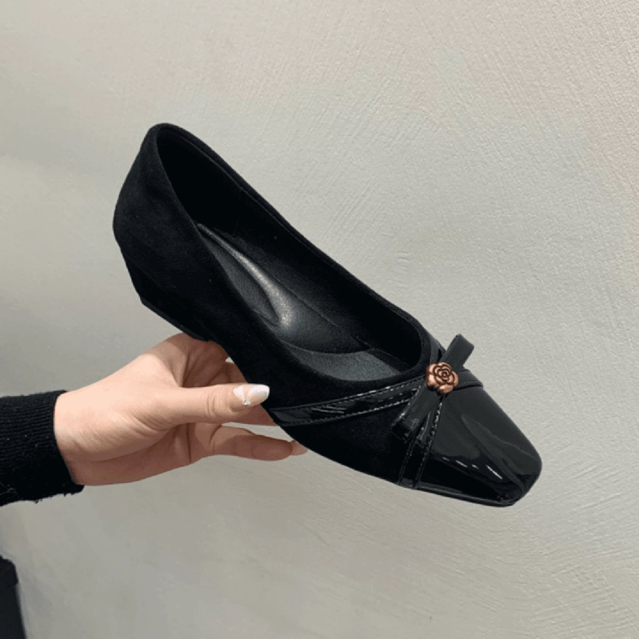 Elegant Bowknot Chunky Heel Women’s Pumps With Square Toe Finish_voghion.com