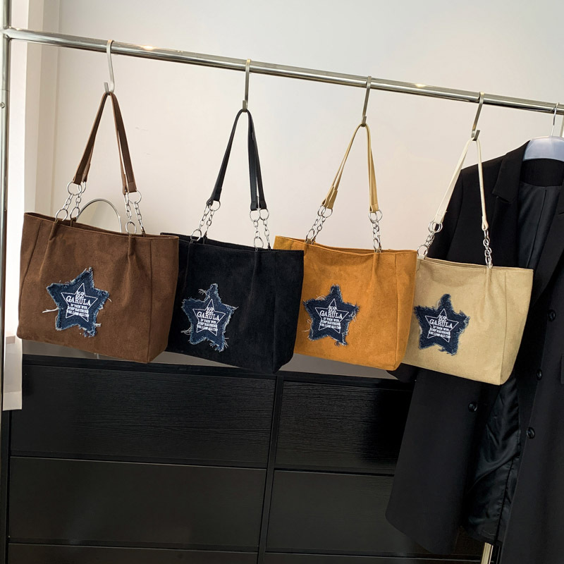 Gran capacidad de transporte 2024 nueva moda extranjera estilo simple personalidad de estrellas de bordes de lana bolso de hombro bolso de peluche de seda