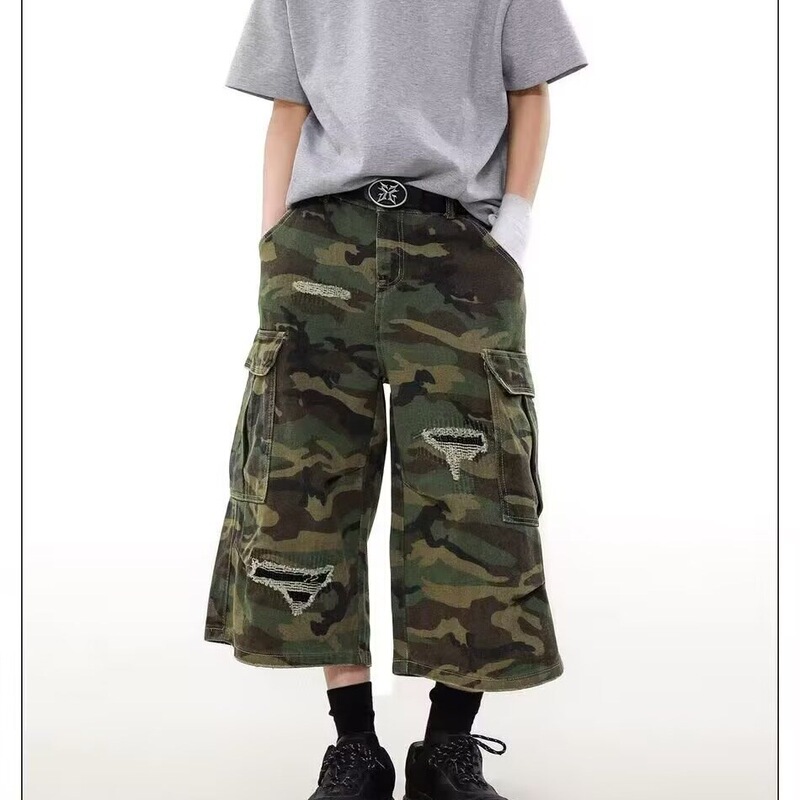 Street Camouflage Style Denim Shorts for Men, Summer American Retro Loose Wide-Leg Cropped Pants in Camouflage Color Street Camouflage Style Denim Shorts for Men, Summer American Retro Loose Wide-Leg Cropped Pants in Camouflage Color