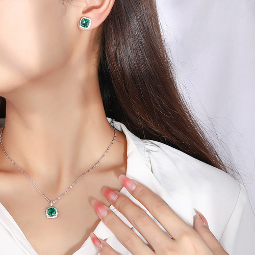 Zhuang Sheng Sheng Jewelry S925 Silver Hot Selling Emerald Cut Diamond Studded Earrings Set Main Stone 8*8