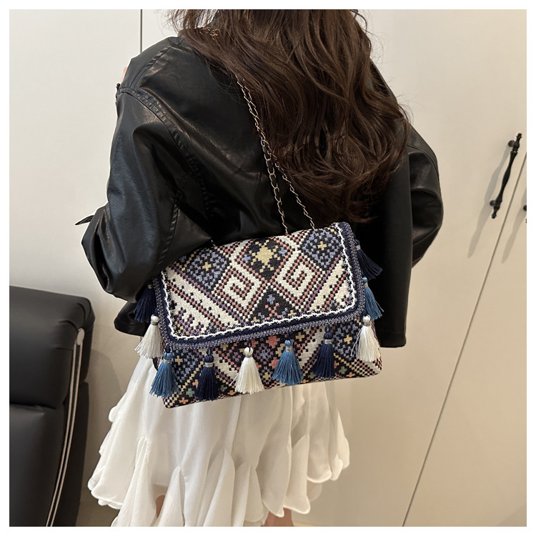 336g Weight Flip Cover Closure Type Single Shoulder Strap Strap Type Shoulder Bag Bags Type Casual, Holiday Occasion Cloth Material Geometric Pattern All Seasons Season Women's Gender Elegant, Ethnic Style Style Square Shape Women's Cloth Geometric Elegant Ethnic Style Square Flip Cover Shoulder Bag 21