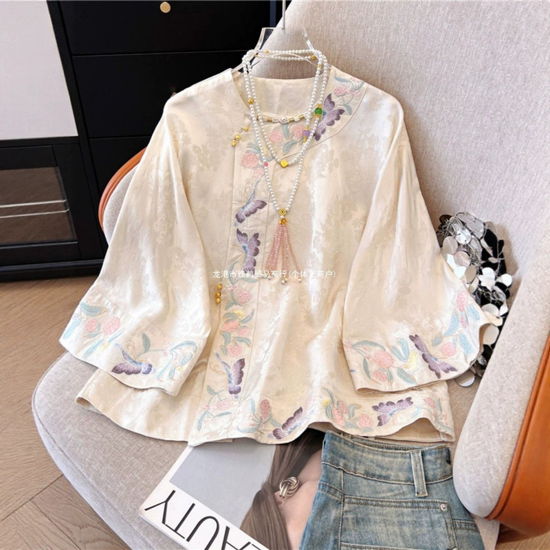 New Chinese-style buttoned three-quarter sleeve shirt for women, spring and autumn, plus size, slimming, new product, Chinese-style embroidered Tang suit top New Chinese-style buttoned three-quarter sleeve shirt for women, spring and autumn, plus size, slimming, new product, Chinese-style embroidered Tang suit top