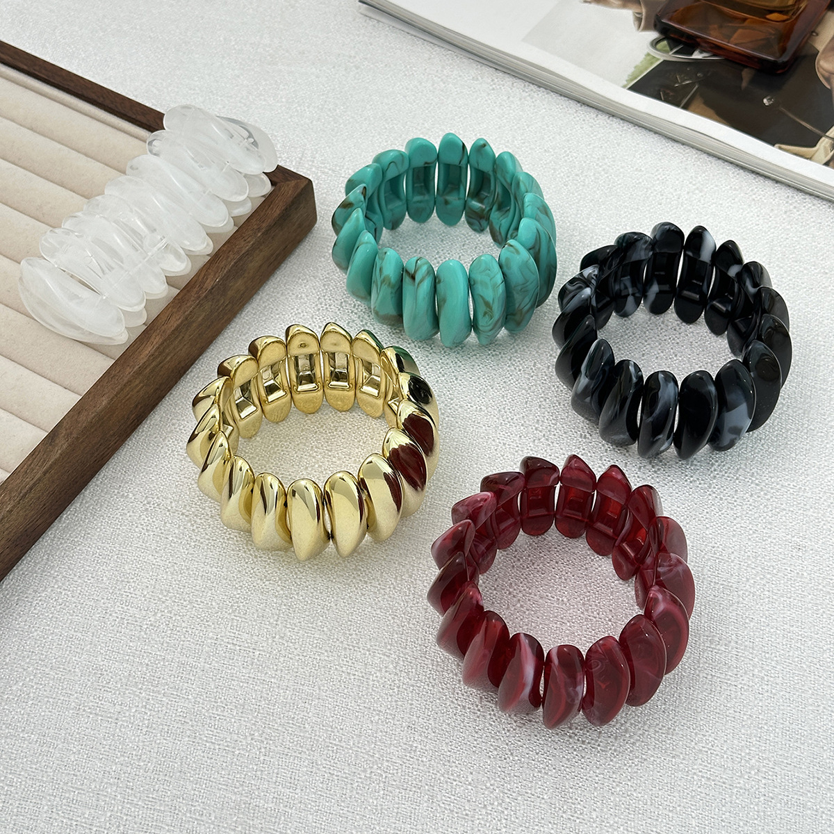 Joyas transfronterizas europeas y americanas, sentido de diseño de nicho, pulsera de degradado de resina de forma especial, pulsera elástica de costura de ins simple image 5