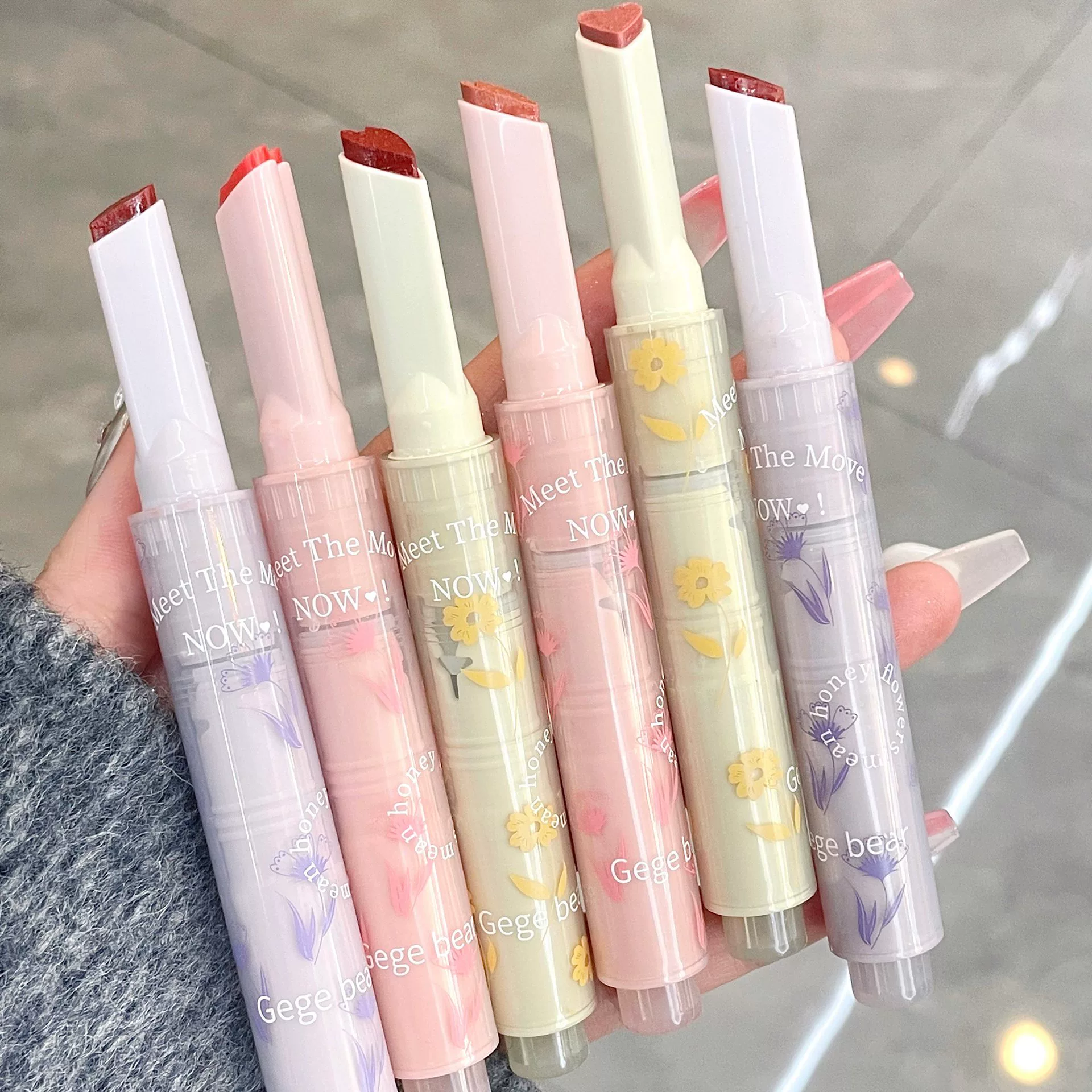 戈戈小熊 Cosmetic lipstick, cute lip gloss, makeup primer