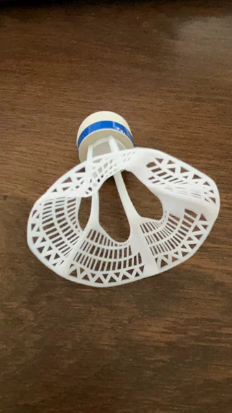 Plastic white does not glow