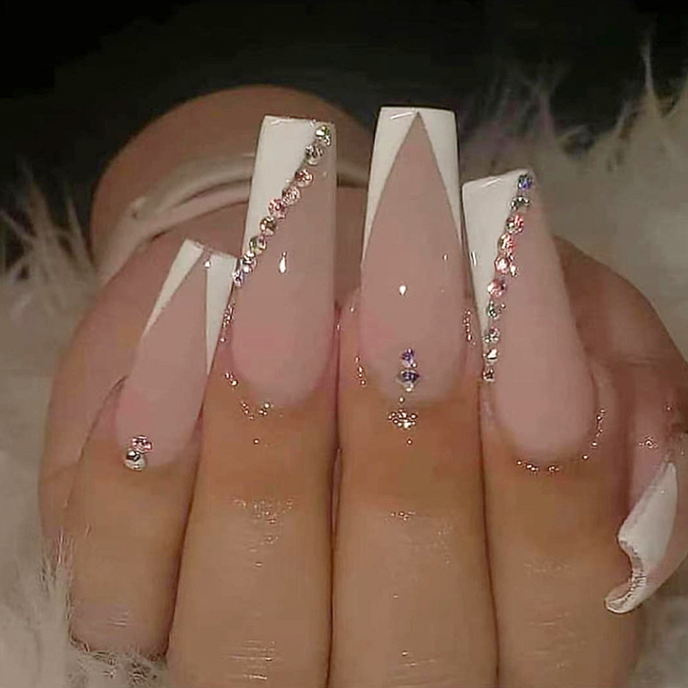 Ventas en caliente transfronterizas de estilo francés largo usar uñas polvo blanco aurora perforación de uñas 24 piezas de uñas falsas de estilo europeo y americano