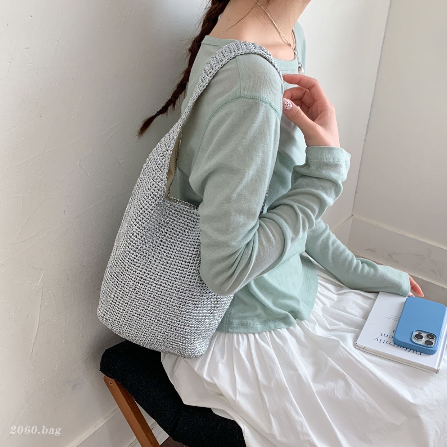 2026 bolsas de hombro exterior temperamento de estilo de moda de diseño de tendencia de estilo de estilo de vacaciones de tejer de nuevo nicho
