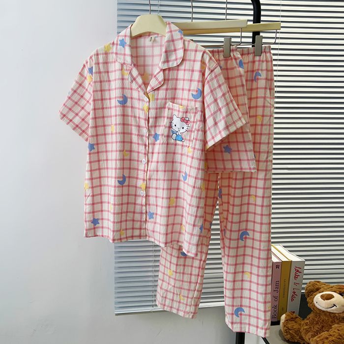 Comercio exterior volumen de ejecución nube de algodón pijamas de tres piezas verano mujeres manga corta pantalones cortos cardigan solapa dibujos animados traje de servicio a domicilio