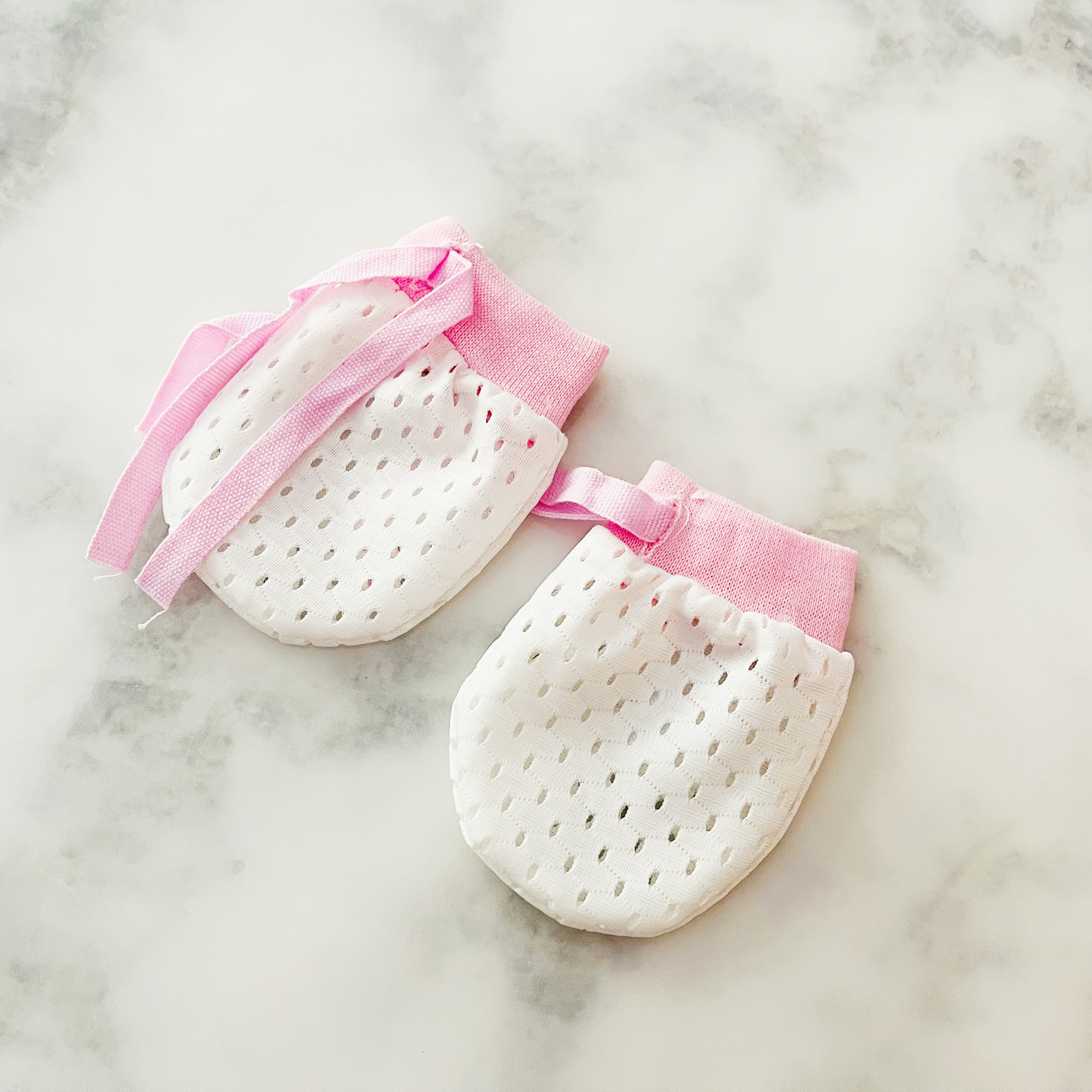 Nuevo producto verano transfronterizo delgado de dibujos animados para bebés y niños pequeños, guantes anti-agarre de malla transpirables para bebés recién nacidos