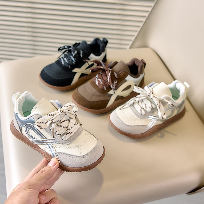 Niños de entrenamiento universal zapatillas retrógradas otoño 2025 nuevos zapatos Agan para niños zapatos deportivos casuales para niñas