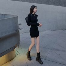 新款黑色修身裙辣妹韩系矮个子秋季辣妹紧身包臀显瘦立领连衣裙女