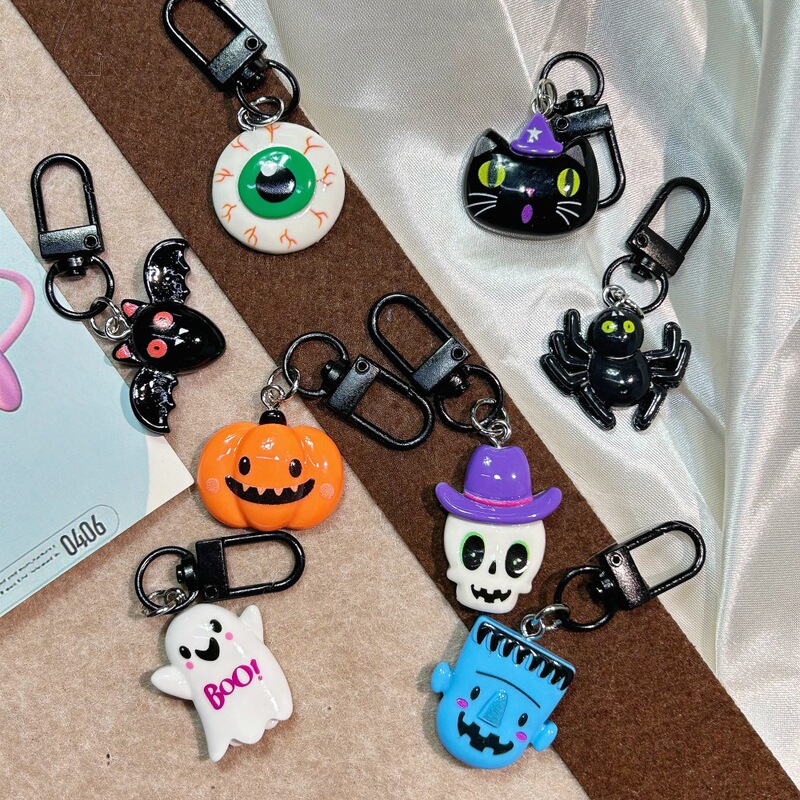 New Dark Halloween Keychain Spoof Eyes Black Small Pumpkin Ghost Eyeball Bat Pendant Pendant New Dark Halloween Keychain Spoof Eyes Black Small Pumpkin Ghost Eyeball Bat Pendant Pendant