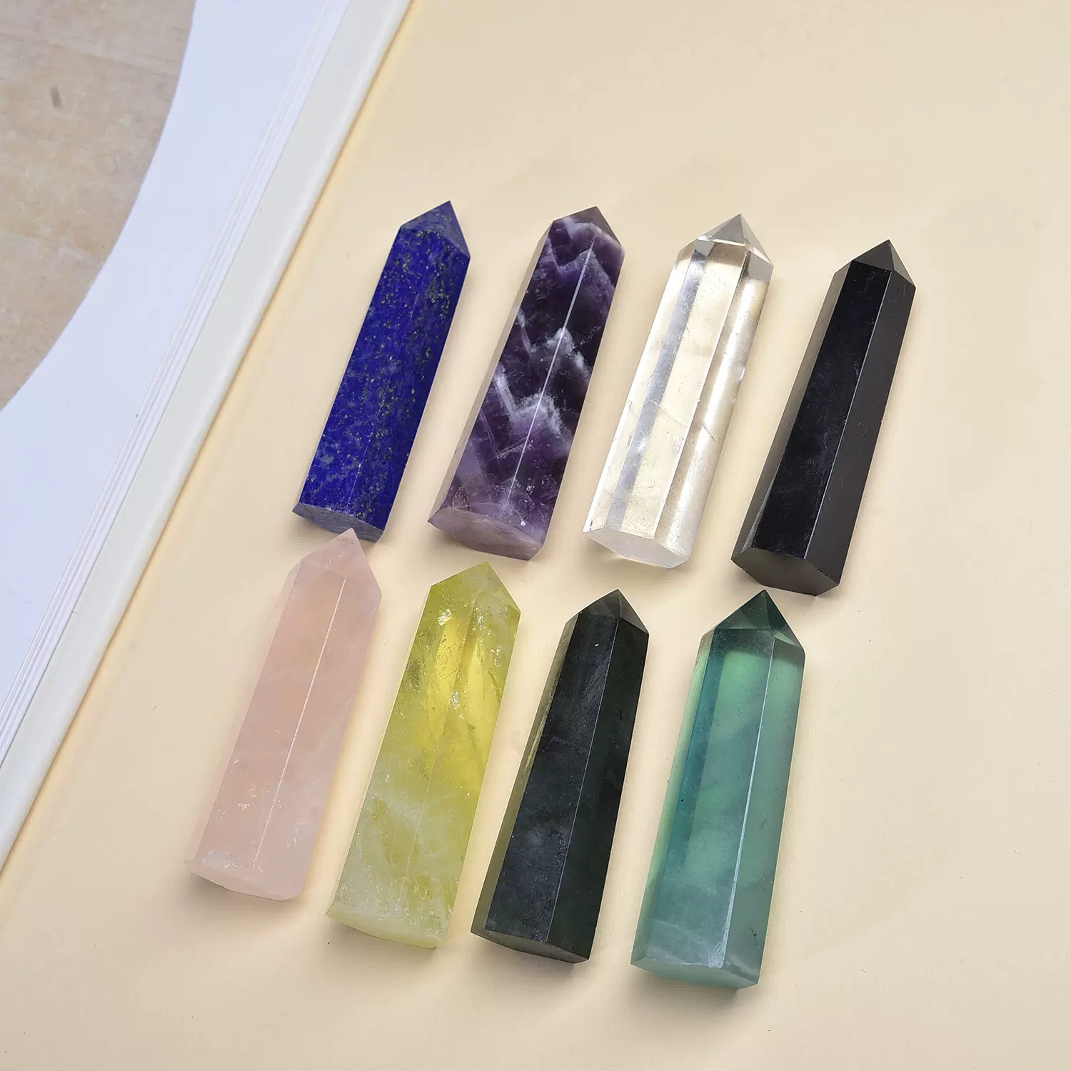 天然白粉黄紫水晶六棱单尖柱原石打磨多种材质宝石水晶柱摆件批发