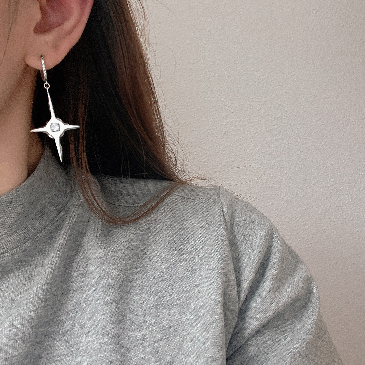 s925 Sterling Silver Star Unique Earrings Women's Summer High-end Light Luxury Skinny Face High-end Design Feeling Temperament