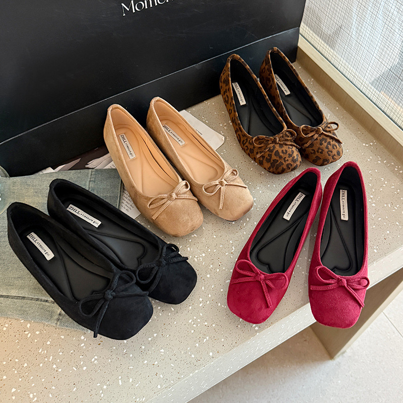 039-1 Leopard Print Suede Flats Shoes, Inner Height Increasing Women's Shoes, Zodiac Year Small Red Shoes, Wide Fat Feet, Large Size Women's Shoes