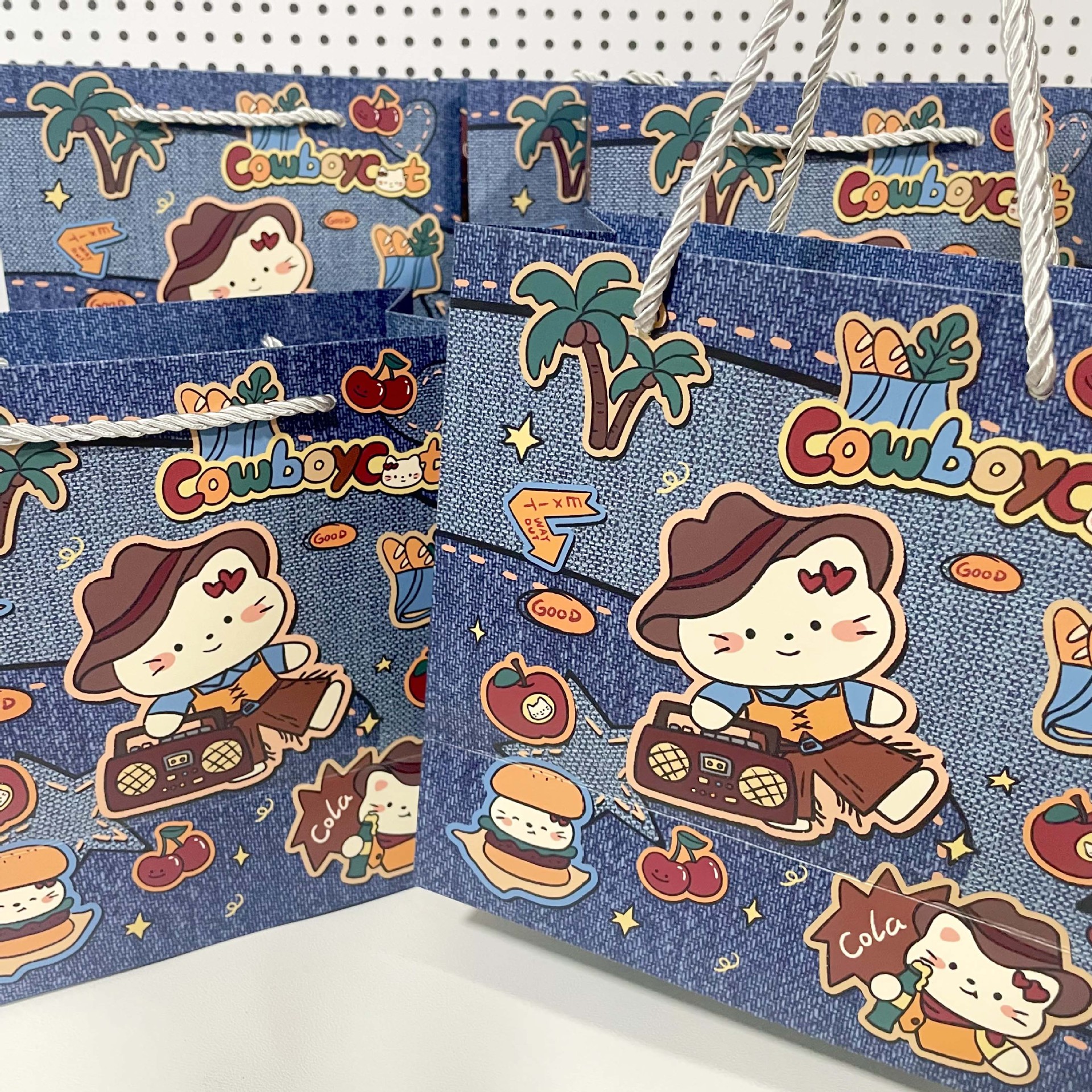 카우보이 고양이; 흰색 판지; 20*10*20