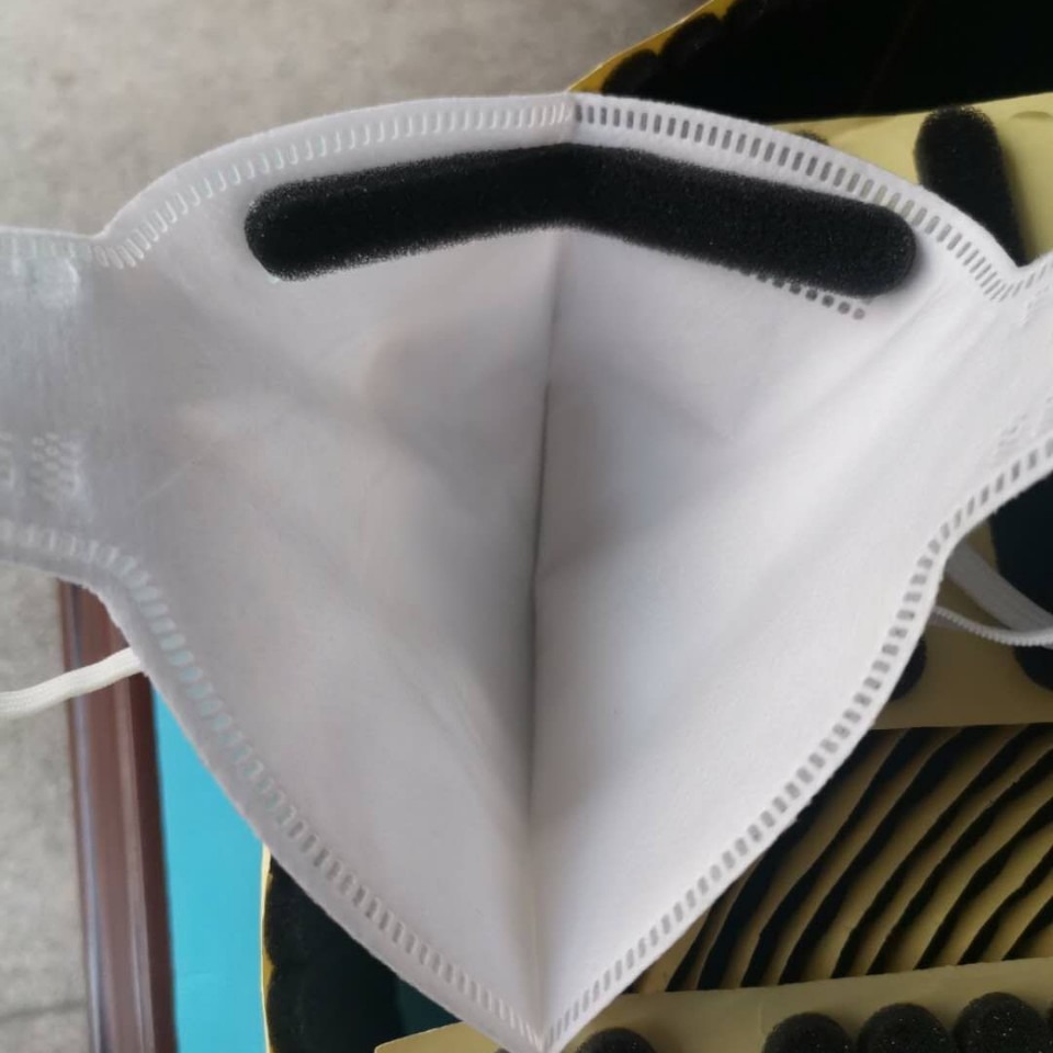 En stock suministro KN95 máscara esponja tira autoadhesiva almohadilla de esponja inodoro Puente de la nariz esponja palo gris esponja tira