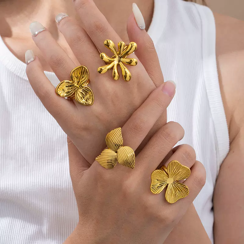 欧美锆石三叶草钛钢戒指轻奢高级感时尚手饰不掉色跨境不锈钢饰品