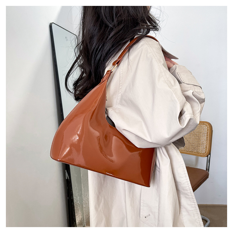 660g Weight Nylon Lining Material Zipper Closure Type Single Shoulder Strap Strap Type Underarm Bag Bags Type Daily, Shopping Occasion Pu Leather Material Solid Color Pattern All Seasons Season Women's Gender Streetwear Style Pillow Shape Shape Small Size Women's Small Pu Leather Solid Color Streetwear Pillow Shape Zipper Underarm Bag 无