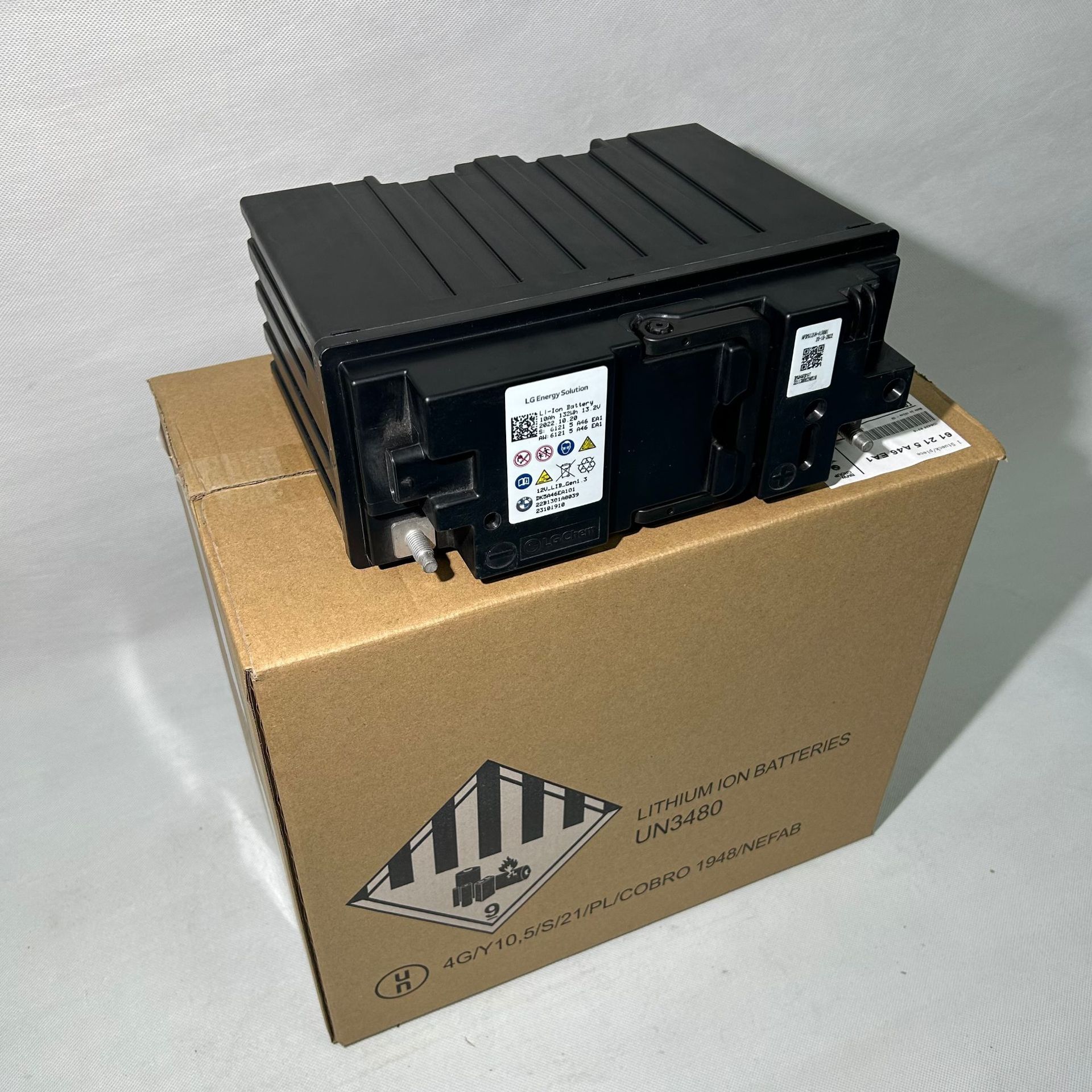 Suitable for Mercedes-Benz and Bmw Lithium Batteries, Start-Stop Auxiliary Batteries, and Specifically for Small Bmw 1 Series Start-Stop Systems