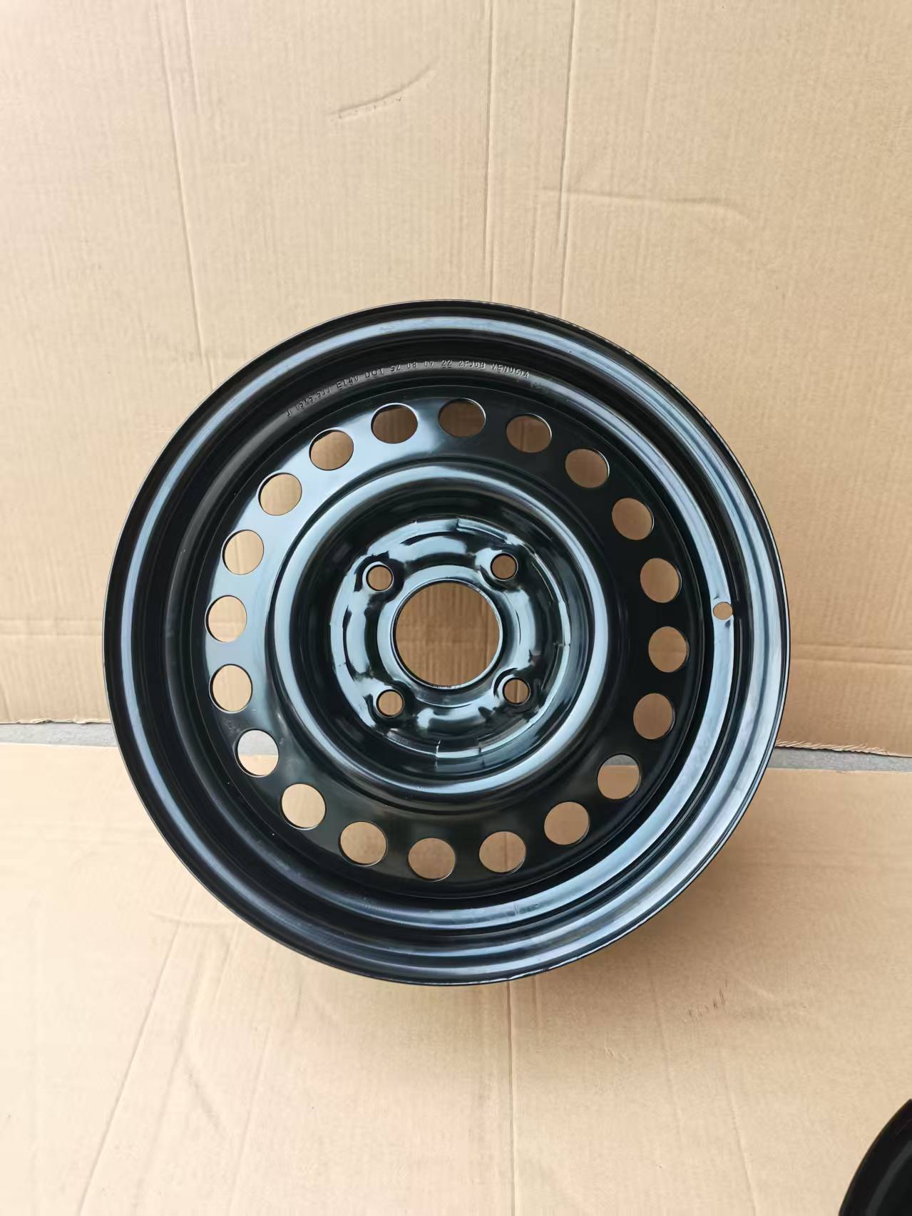 Suitable for Livina Sunshine 14inch Wheel Rims, Tiida Iron Rims, Venucia D50 R50 15inch Wheel Rim Accessories