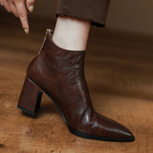 里外全皮女靴粗跟尖头后拉链短靴头层牛皮欧韩简约复古高跟切尔西