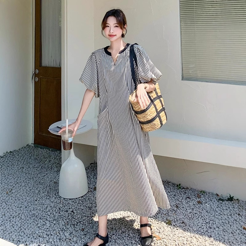 Japanese and Korean Style New Summer Striped Dress for Women, Loose V-Neck Puff Sleeves, Slimming, Fresh, Large Skirt, Long Dress Japanese and Korean Style New Summer Striped Dress for Women, Loose V-Neck Puff Sleeves, Slimming, Fresh, Large Skirt, Long Dress
