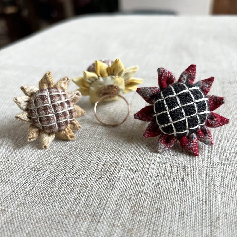 Titular de la aguja de girasol hecho a mano DIY bordado paquete de material de doble uso Lu bordado patchwork broche joyería novato bolsa de costura