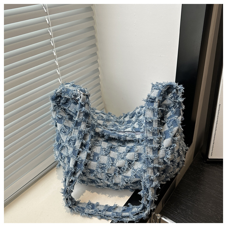 Casual and fashionable crossbody bag 2025 new style large-capacity simple checkered single-shoulder bag, personalized and versatile, lightweight underarm bag undefined