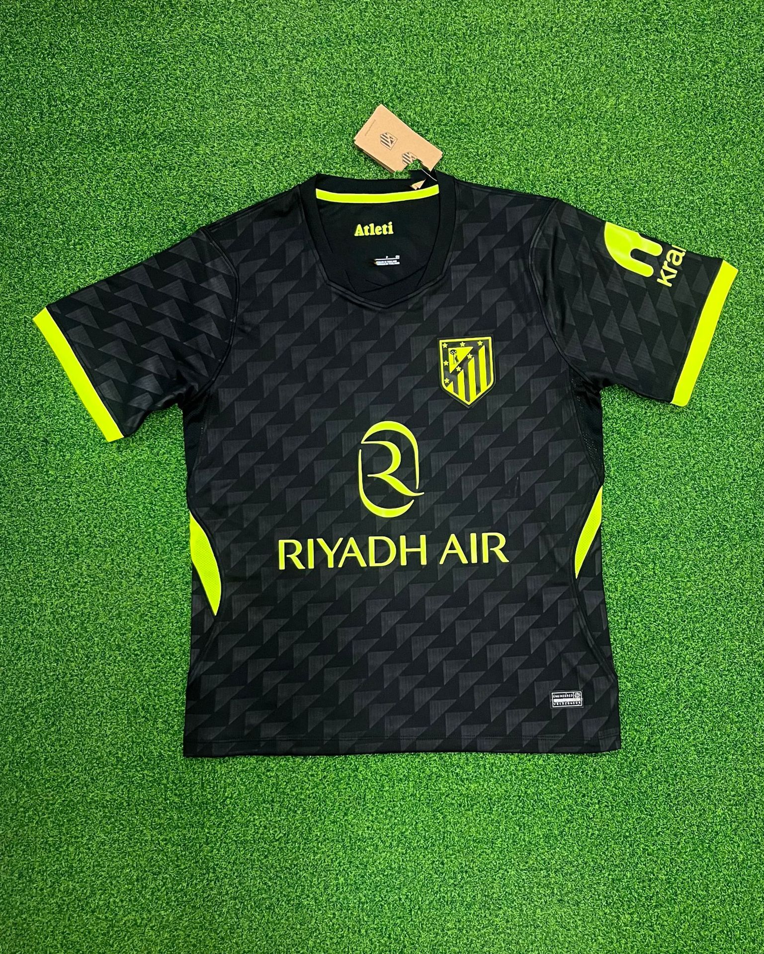 2627 atletico madrid away game / S