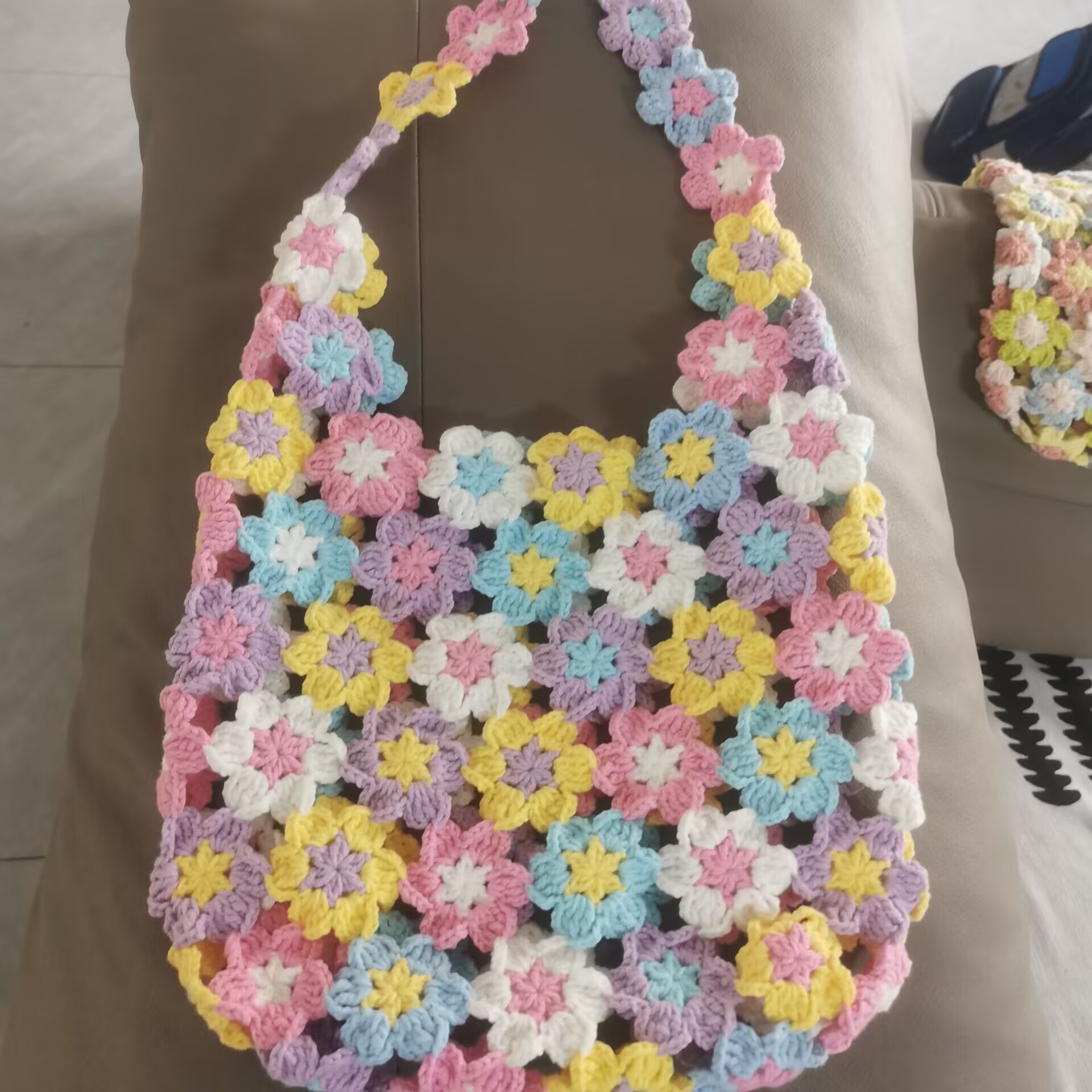 Estilo elegante y digno, ropa de gancho, bolsos de fresa, bolsos de teléfono móvil para la familia y las vacaciones. image 45