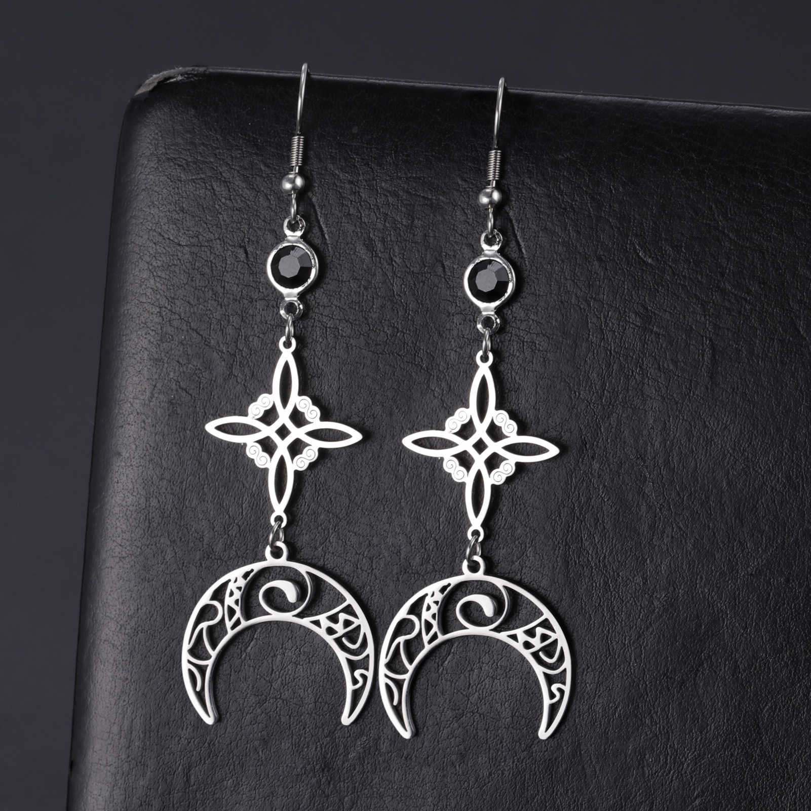 Stainless Steel Material Solid Color Pattern 1 Pair Vintage Style Witch Knot Moon Solid Color Plating Hollow Out Stainless Steel Ear Hook