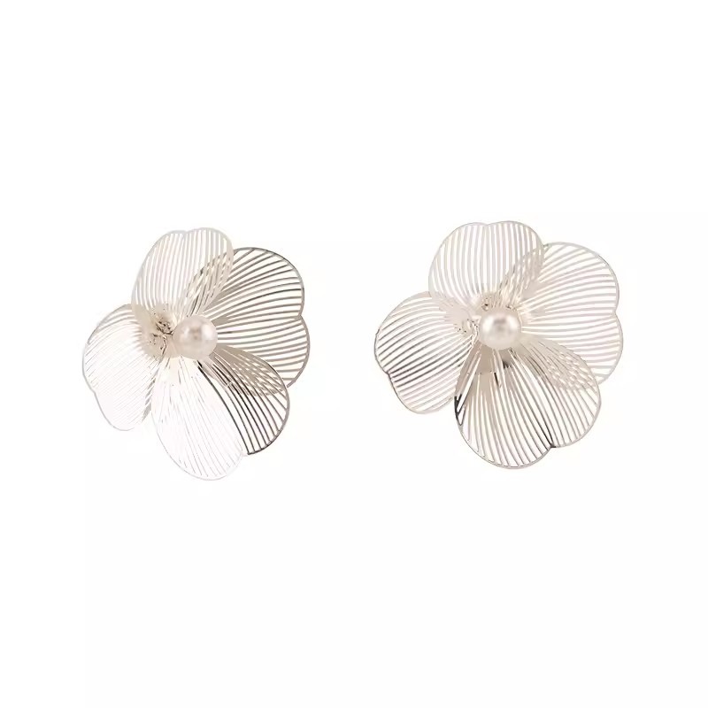 Plating Design 1 Pair Elegant Streetwear Flower Plating Metal Ear Studs