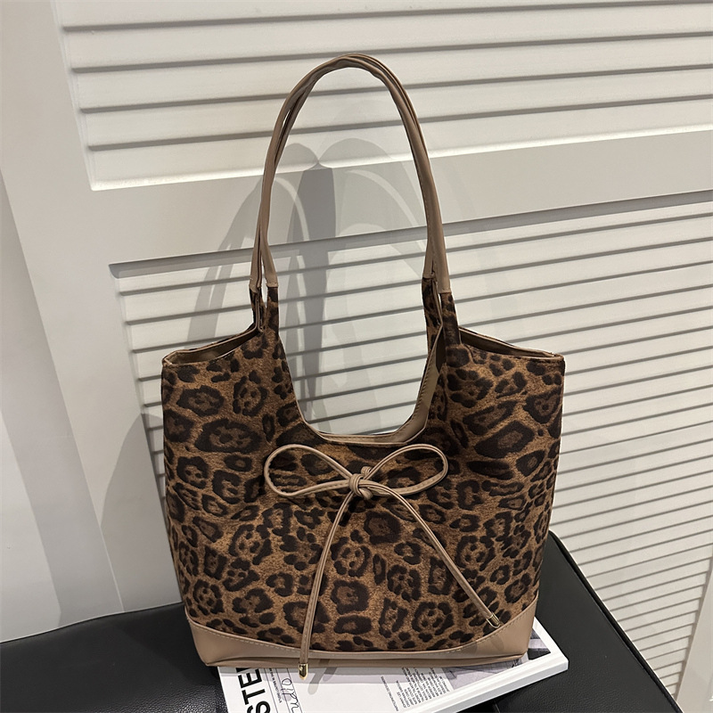 2025 New Fashion Large-Capacity Tote Bag Versatile Leopard Print Underarm Bag Korean Style Crossbody Trendy Women's Small Bag