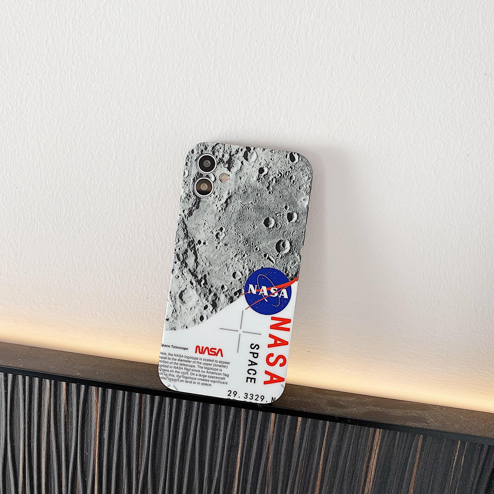 Astronaut meteorite suitable for iphone1...