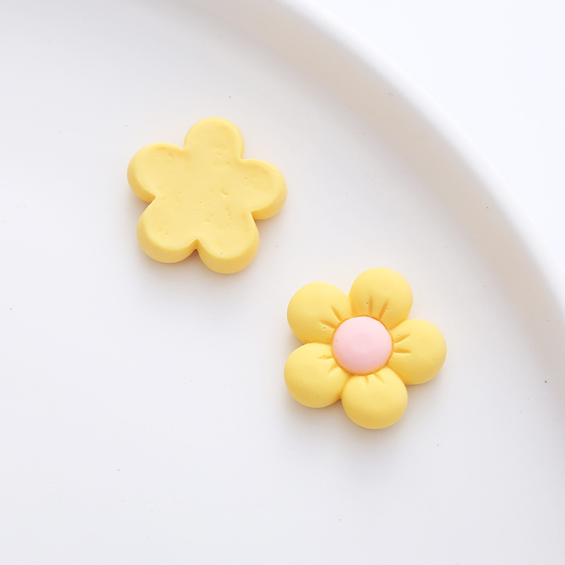 Macaron color cinco-pétalo flor resina accesorios diy crema pegamento teléfono caso zapatos bolsa de papelería materiales decorativos al por mayor