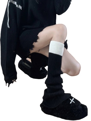 Autumn and winter calf socks leg covers hot girl pile socks female JK wholesale knitted warm retro black and white color matching buttons
