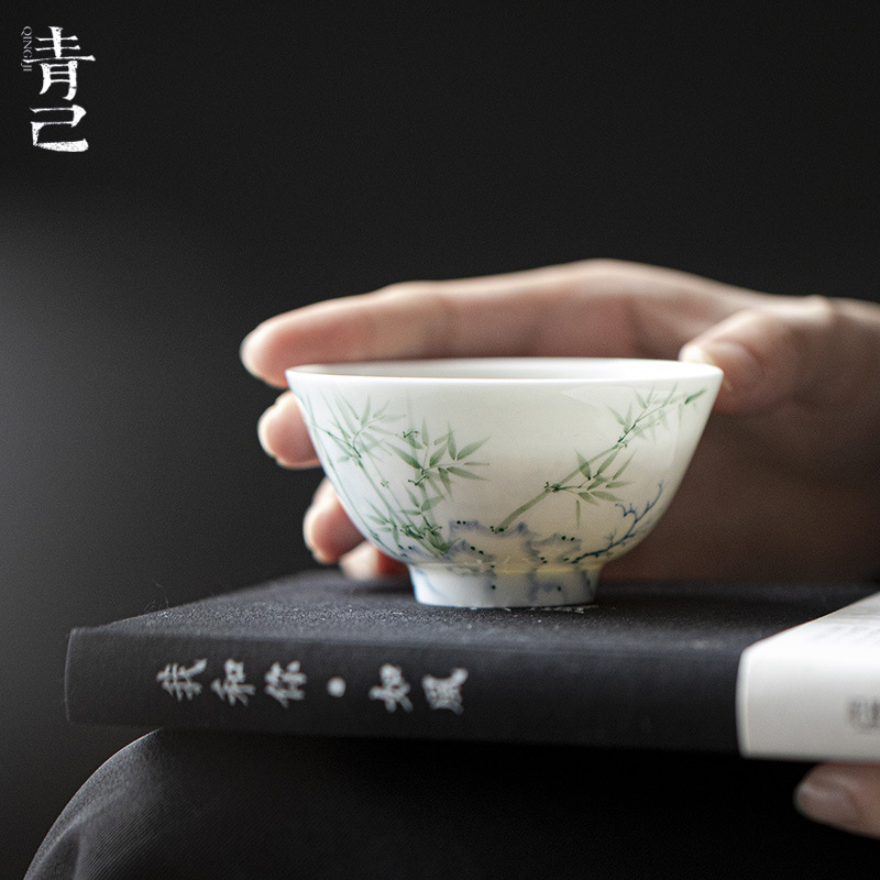 青己 手作薄胎手绘主人杯 功夫茶具釉下彩太湖石竹子品茗杯 陶瓷