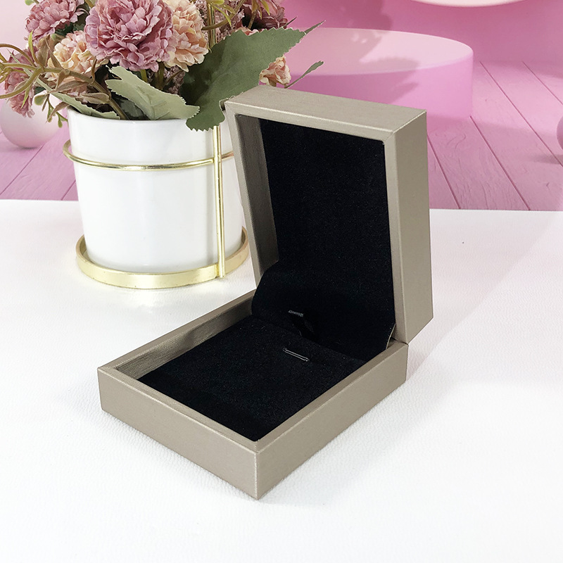 Simple Style Solid Color Pu Leather Jewelry Boxes display picture 6
