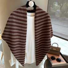 纯羊毛条纹披肩外搭女秋冬韩系三角针织叠穿气质大横条坎肩三角巾