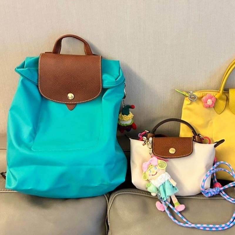 Classic turquoise green shoulders