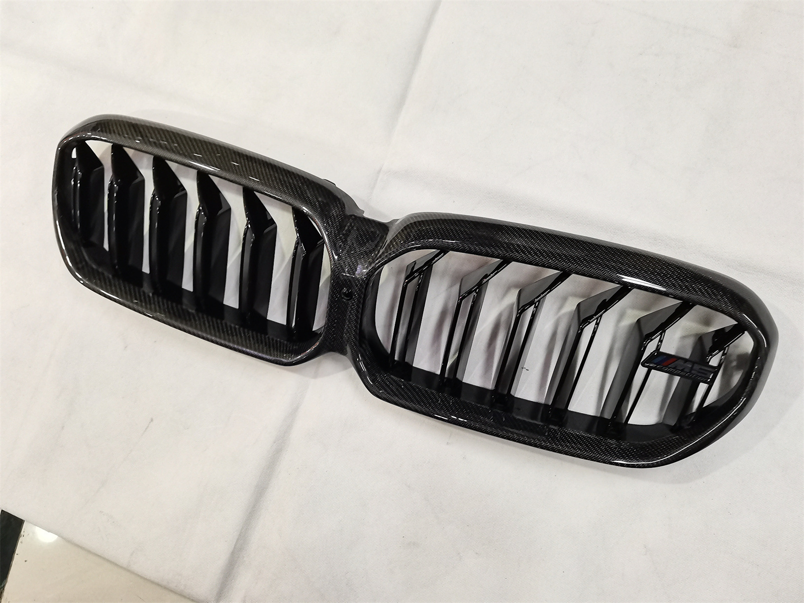 Suitable for Bmw 5 Series G30G38 Carbon Fiber Front Grille Modification Dual-Line Grille Integrated Type Original Replacement Style