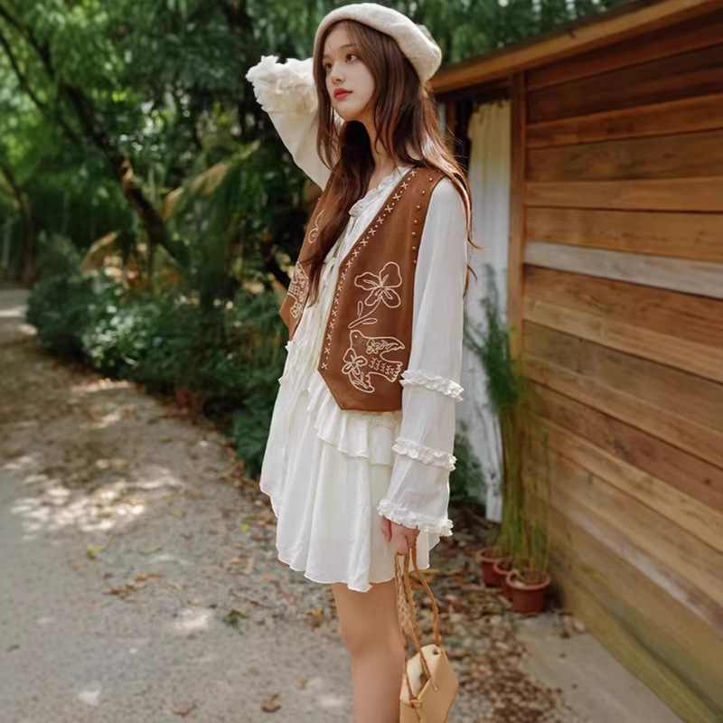 Retro Ethnic Style Embroidered Vest Cardigan Yunnan Xizang Travel Photography Bohemian Vest Jacket for Women Retro Ethnic Style Embroidered Vest Cardigan Yunnan Xizang Travel Photography Bohemian Vest Jacket for Women
