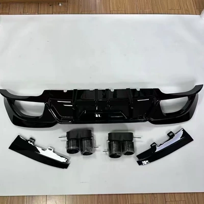 model with light rear lip carbon – Big Surrounded