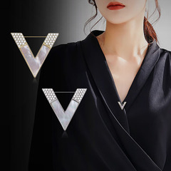 V-shaped brooch women's corsage anti-exposure neckline decoration small pins to fix clothes cardigan sweater button collar pin accessories